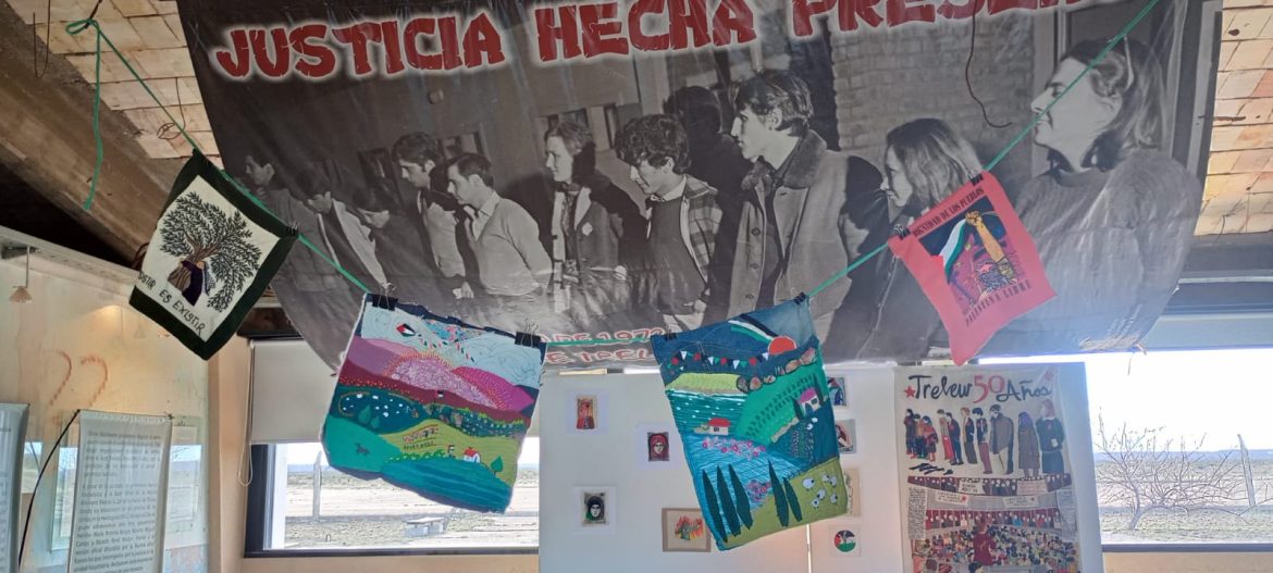 MUESTRA DEL COLECTIVO DE BORDADORXS EN LUCHA EN EL VIEJO AEROPUERTO A 53 AÑOS DE LA MASACRE DE TRELEW